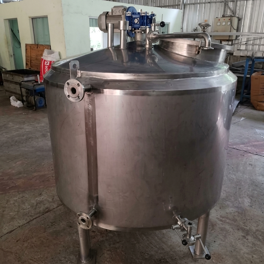 Custom Jacketed Mixing Tanks